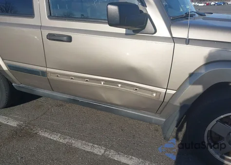 2006 Jeep Commander z USA, uszkodzony, nr VIN 1J8HG48N06C128017